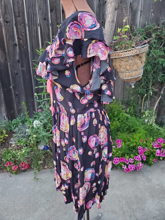 Trashy Diva Bubble Print Black Ruffled Dress with Pink Accents - Picture 5 of 6